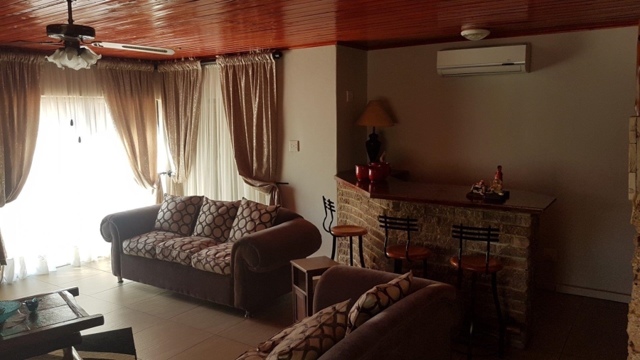 6 Bedroom Property for Sale in Cashan North West